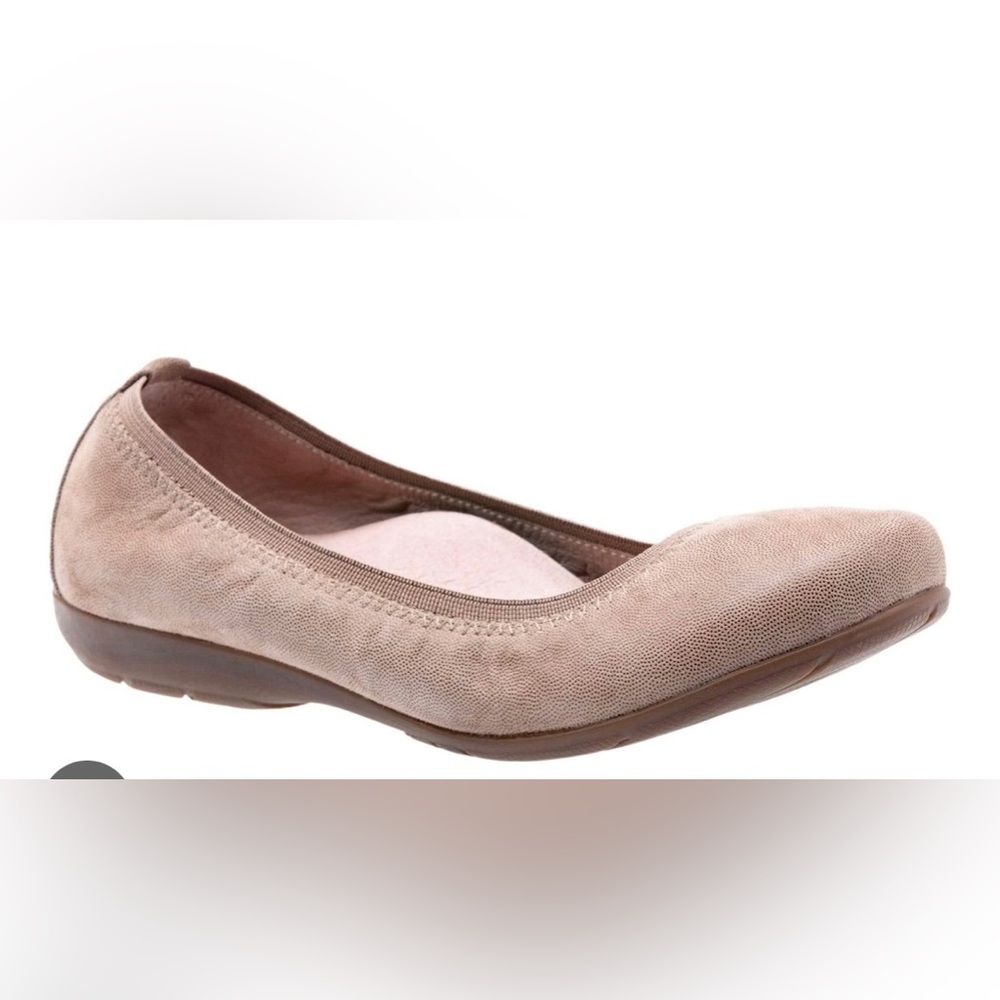 Abel Tia Neutral shoe in Walnut